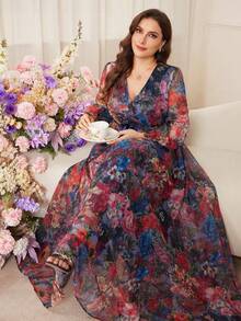 Modelyn 大码女士优雅印花长裙，交叉V领，长袖，系带腰身，A字廓形，适合度假穿着 - 彩色 - 查看 2