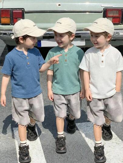 男童半袖T恤三件套，木纹纽扣装饰，蓝色、绿色、白色，休闲、户外、运动、上学、夏季