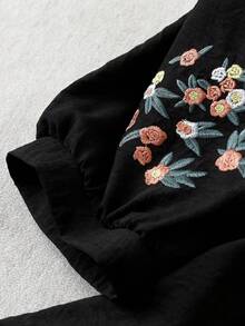 Linhara Plus Size Summer Casual Floral Embroidery Round Neck Shirt - Black - View 6