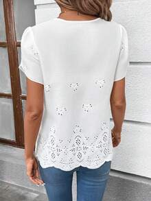 SHEIN Clasi 女士休闲镂空刺绣纯色短袖衬衫，夏季休闲女式衬衫，白色女式衬衫，白色波西米亚风上衣，镂空上衣，夏季女式衬衫，镂空上衣，短袖女式衬衫，白色镂空上衣，乡村风女式衬衫，女士短袖上衣，女士上衣和衬衫，女士上衣，夏季女式上衣，优雅夏季女式上衣，女士夏季服装，蕾丝衬衫，新款优雅蕾丝T恤 - 白色 - 查看 5