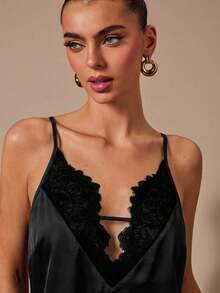 SHEIN BAE Áo hai dây satin cổ chữ V phối đen trắng, thích hợp cho tiệc tùng, tiệc cocktail, sinh nhật, phù dâu, khách dự đám cưới, tiệc brunch, áo không tay thanh lịch. - màu đen - Xem 3