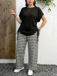 EMERY ROSE 两件套休闲简约系带纯黑色上衣搭配黑白格纹长裤，适合夏季穿着，尺码齐全。 - 黑與白 - 查看 4