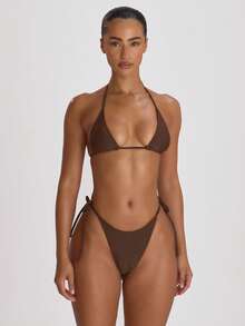 Musera Resort Top de biquíni micro triangular com amarração no pescoço, ideal para férias, verão e viagens na praia. Peça básica em cor sólida para resorts. - Marrom Chocolate - Ver 2