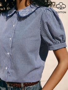 Poéselle Áo sơ mi nữ cotton kẻ caro cổ Peter Pan, áo sơ mi mùa hè tay phồng cài nút màu xanh cổ điển, áo cổ Peter Pan, áo tay phồng, áo sơ mi kẻ caro xanh, thời trang Cottagecore, áo mùa hè cổ điển, phong cách retro dã ngoại, áo sơ mi nữ tính, áo sơ mi ngắn tay kẻ caro cổ Peter Pan cài nút phía trước, áo mùa hè xuân dành cho nữ, áo kẻ caro, áo mùa hè cho nữ - Xanh đậm - Xem 5