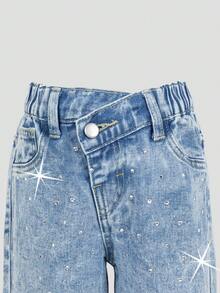 SHEIN 女童休闲牛仔裤，四季皆宜，复古浅蓝色牛仔布，不对称弹力腰设计，水钻装饰，直筒宽松版型，舒适棉质牛仔面料，适合日常、上学、度假、户外活动等各种场合，夏季百搭 - 淺色水洗藍 - 查看 5