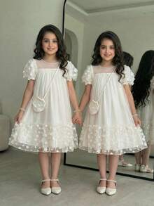 SHEIN Vestido holgado y elegante con cuello redondo, estampado floral y contraste de malla para niña preadolescente - Rosa - Ver 2