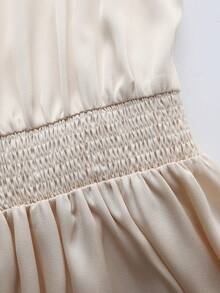 GlowEve CURVE Damen Große Größen Einfarbiges Kleid mit Fake-Perlen Dekor, rundem Ausschnitt und ärmellos, elegant - Champagnerfarben - Übersicht 4
