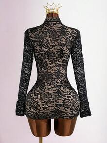 SaltGleam SaltGleam 黑色蕾丝纽扣领镂空性感迷你连衣裙（女款） - 黑色 - 查看 2