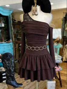 Chiquease 女士优雅不对称领口撞色蕾丝褶皱腰部A字双层荷叶边迷你连衣裙 - 棕色 - 查看 1