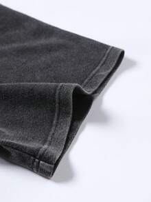 Manfinity EMRG 加大码男士休闲标语印花圆领短袖T恤，夏季 - 黑色 - 查看 7