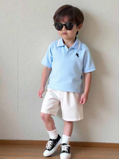 SHEIN 2件套男童舒适Polo领撞色休闲时尚日常百搭针织衫和梭织短裤套装，适合春夏季节日常穿着、运动、郊游、上学、聚会、节日、演出和拍照等场合。