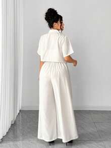 Elenzga 女士加大码翻领短袖珍珠纽扣短款外套搭配褶皱腰部连体裤，优雅两件套 - 杏色 - 查看 2