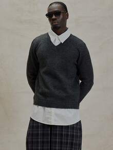 Musero 长袖V领针织套头衫，内置叠穿设计，冬季必备单品 - 深灰色 - 查看 1