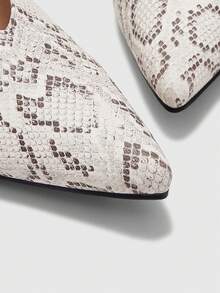 CUCCOO BIZCHIC Snake Skin Mule Slippers, Grey & White Textured Minimalist Pointed Toe, Suitable For Commuting And Dating, Low-Key Wild Vintage High-End Feel - snake pattern - View 8