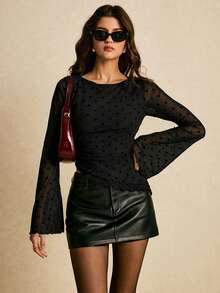 Poéselle Áo thun nữ thời trang tay loe in chấm bi, vạt áo bất đối xứng - màu đen - Xem 8