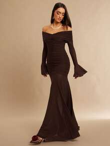 Silquee 女士露肩褶皱修身透视喇叭袖连衣裙，深紫色/深酒红色，适合情人节、圣诞节、约会之夜、派对、婚礼、鸡尾酒会、舞台表演等场合 - 咖啡棕 - 查看 4