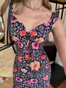 SHEIN PariChic Đầm maxi ôm dáng cổ chữ V tay bồng họa tiết hoa nhí mới dành cho nữ, lãng mạn và thanh lịch, thích hợp cho mùa xuân/hè. - Nhiều màu - Xem 1