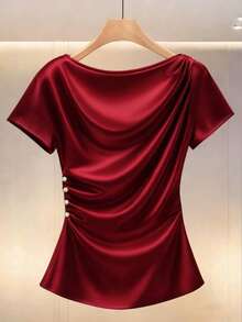 GlowEve 优雅休闲日常女式短袖T恤，法式酒红色缎面面料，弹力褶裥收腰设计，精致珍珠纽扣，适合春夏穿着 - 酒紅色 - 查看 4