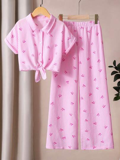 SHEIN Tween Girls Striped Textured Fabric Short Sleeve Shirt And Casual Pants 2-Piece Set Tween Girls Comfortable Pink Striped Collared Button-Down Shirt And Bow Tie Pants Outfit, Suitable For Everyday Wear, Spring/Summer