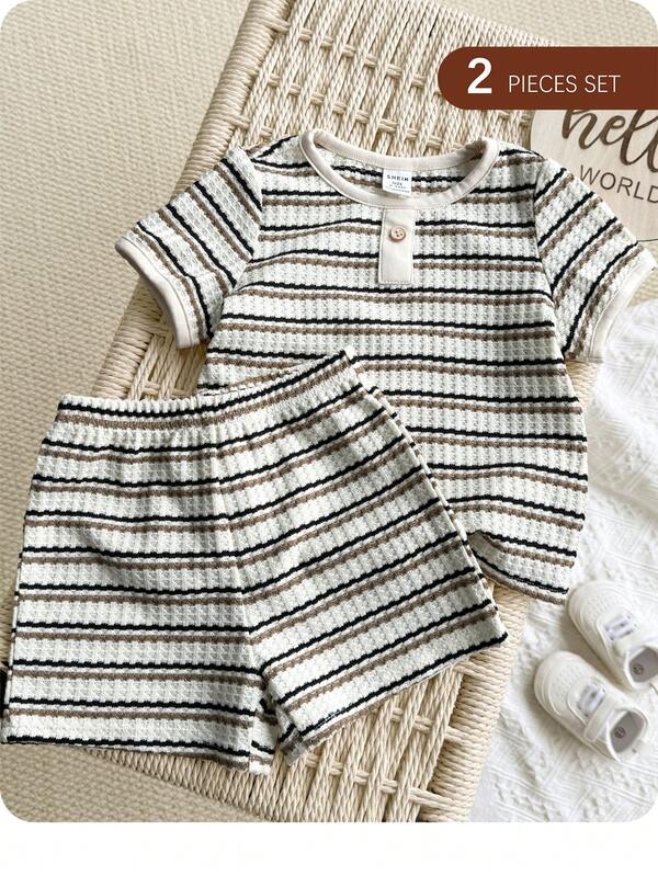 This 2-Piece Baby Boy Casual College Style Retro Textured Striped T-Shirt And Shorts Set Is Suitable For Kids, Toddler Boys, And Back-To-School Boys. It's Perfect For Birthday Parties, Evening Parties, Performances, Weddings, Baptisms, Opening Ceremonies, Everyday Wear, School, Outings, Sports, And Spring/Summer.