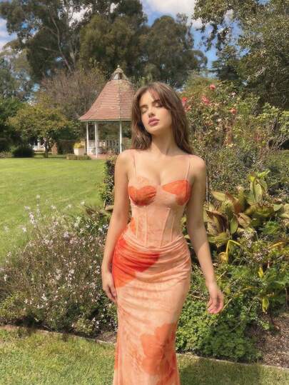 SHEIN MOD Women's Vintage Floral Fitted Dress With Spaghetti Straps, Vacation Outfits Woman, Boho Dress Women, Spring/Summer,Valentine Dress,Elegant Dresses For Party ,Wedding Guest Dress,Resort Wear Women,Floral Dresses For Women,Tea Party Dress