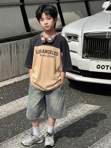 SHEIN Little Byeori 男童休闲宽松字母印花落肩短袖T恤和牛仔短裤套装，卡其色T恤套装，工装裤，Y2K风格套装，夏季短裤，幼儿男童服装，适合春夏、郊游、情人节、约会、旅行、度假、家庭聚会、返校、婚礼、正式场合、运动、生日派对等场合。 - 彩色 - 查看 4