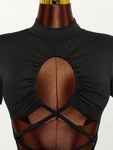 Mistrie 新款女士性感圆领短袖紧身T恤，胸前镂空褶皱设计，吊带款式，短款露脐上衣，适合夜店穿着。时尚火辣的女孩必备单品。 - 黑色 - 查看 3