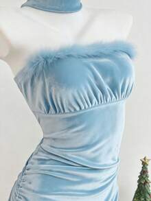 Elamini 女士迷你连衣裙，黑色天鹅绒拼接，毛绒褶皱修身不对称下摆，领口系带，性感百搭，适合圣诞节、约会、派对等场合。 - 淺藍色 - 查看 3