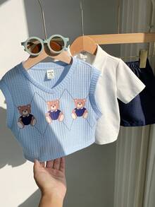 SHEIN 3件套男女宝宝可爱小熊图案蓝色无袖背心、白色短袖衬衫和藏蓝色短裤套装，春夏男宝宝服装套装 - 藏蓝色 - 查看 9