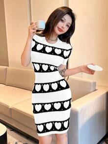 SHEIN Unity 女士心形图案圆领修身短袖毛衣连衣裙 - 黑與白 - 查看 5