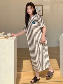 Dazy Plus Cute Striped Pattern Print Loose Fit Plus Size Women Long Nightgown - Khaki - View 7
