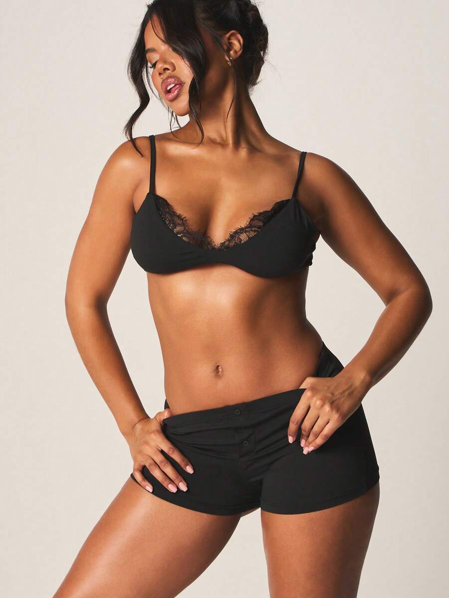 MISSGUIDED 女士蕾丝边短裤和露脐文胸休闲套装 - 黑色 - 查看 1
