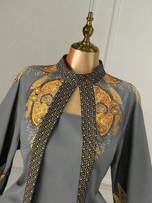 Rometta 大码女式优雅度假风印花高领喇叭袖修身连衣裙（忧郁气质）（周三美学） - 彩色 - 查看 5