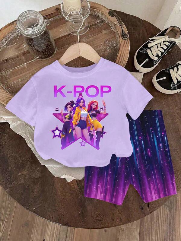 2件套女童休闲韩流卡通女孩星星印花紫色短袖T恤搭配撞色渐变短裤套装，适合日常及假日休闲穿着，舒适针织面料，紫色T恤套装
