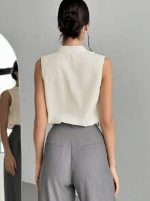 Firerie Áo sơ mi nữ cổ chữ V tối giản, thanh lịch và sang trọng dành cho công sở. - Màu be - Xem 2