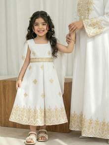 两件套少女奢华白色中东/阿拉伯风格长袍套装，包括金属箔印花长袍和带金色饰边腰带的无袖连衣裙，优雅时尚，适合日常、节日和正式场合。 - 白色 - 查看 1