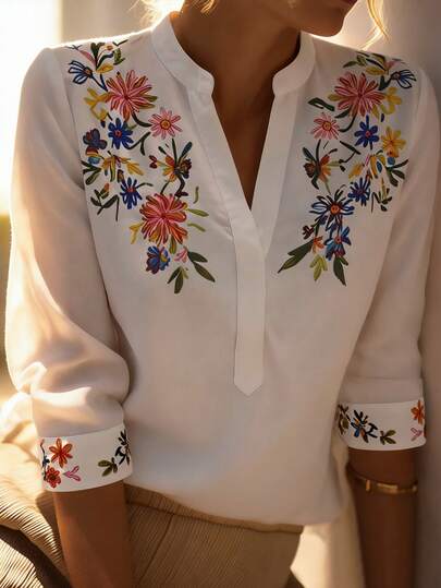 Balvessa Avslappnad skjorta med splitkrage och retrotryck för kvinnor