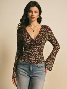 Poéselle Áo thun dài tay cổ chữ V buộc phía trước họa tiết hoa cho nữ - Áo thun Cottagecore cổ điển co giãn cho phong cách mùa thu Áo thun dài tay buộc phía trước họa tiết hoa cho nữ Áo cánh Cottagecore Áo thun hoa Y2k Áo cổ chữ V nhún bèo Áo thun Jersey ôm vừa vặn họa tiết hoa mùa thu cho nữ Áo thun dài tay cổ chữ V họa tiết hoa nhỏ xinh xắn, vừa vặn, thanh lịch, buộc phía trước - Nhiều màu - Xem 8