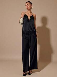 SHEIN BAE Áo hai dây satin cổ chữ V phối đen trắng, thích hợp cho tiệc tùng, tiệc cocktail, sinh nhật, phù dâu, khách dự đám cưới, tiệc brunch, áo không tay thanh lịch. - màu đen - Xem 4