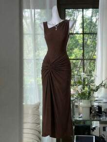 SHEIN MOD Đầm nữ màu trơn không tay, dáng bất đối xứng, thắt eo xoắn, thích hợp cho mùa hè. - Cà phê - Xem 1