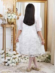 SHEIN 少女3D立体花朵圆领泡泡袖A字连衣裙，小公主裙，婚礼季礼服，花童礼服，白色连衣裙 - 白色 - 查看 4