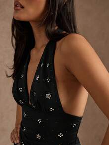 SHEIN BAE Áo tank top nữ thời trang thường ngày, cổ yếm, hở lưng, đính đinh tán. - màu đen - Xem 5