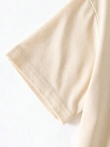 SHEIN 男童两件套：酷炫卡通图案杏色T恤和破洞磨边修身蓝色牛仔裤套装 - 中等水洗藍 - 查看 4