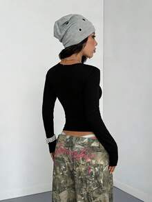 StreetHx 女士收腰修身白色长袖T恤，波浪字体印花，街头风Y2K复古图案，秋冬款 - 黑色 - 查看 2