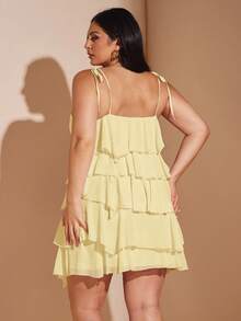 SHEIN BAE 大码夏季海滨度假纯色雪纺蛋糕吊带连衣裙，适合音乐节、婚礼伴娘等场合 - 黃色 - 查看 3