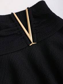 SHEIN Sweetro Váy ngắn vải họa tiết kim loại thời trang tối giản gợi cảm đa năng cho nữ đi làm, xuân/thu - màu đen - Xem 4