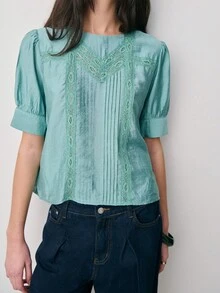 Nöista 短袖衬衫，正面饰有蕾丝细节和褶裥，泡泡袖，圆领设计。适合春季、夏季和复活节穿着。 - 綠色 - 查看 4