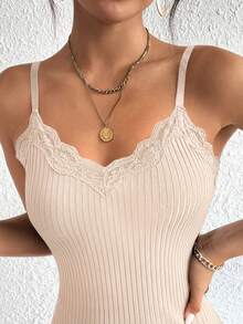SHEIN Frenchy Contrast Lace Trim Cami V Neck Grain Fabric Top - Khaki - View 5