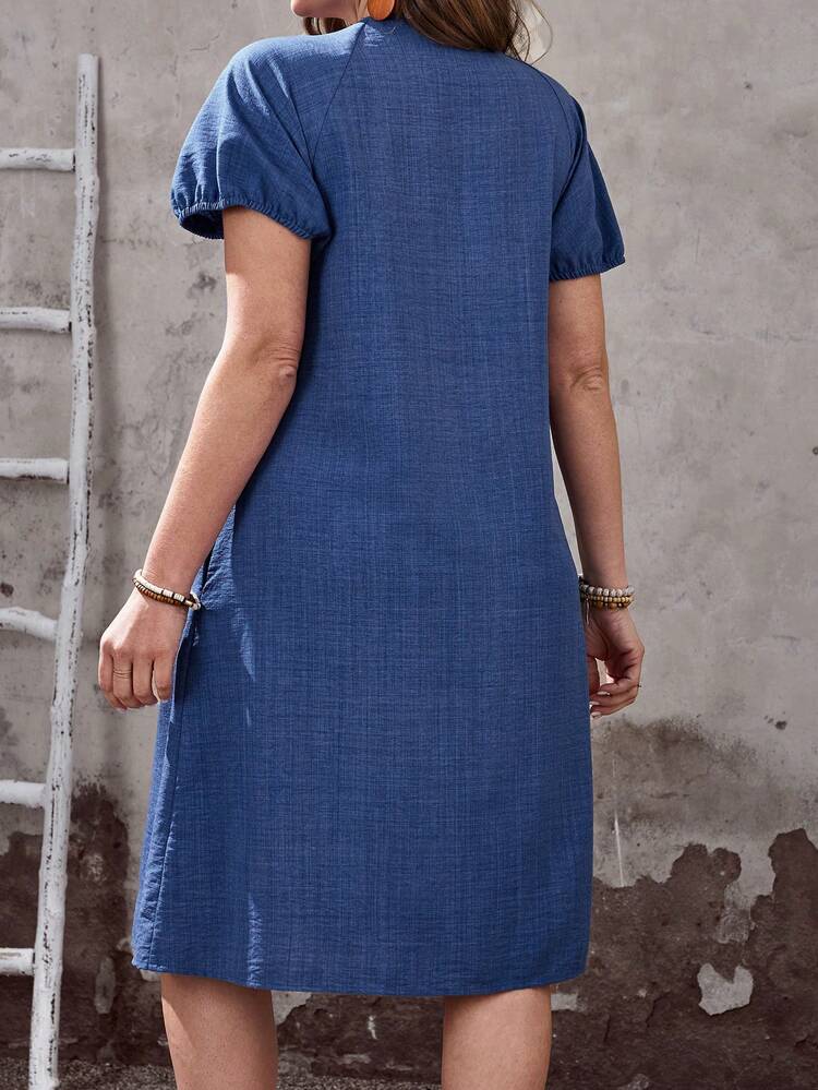 EMERY ROSE Vestido casual de mujer talla grande de unicolor, cuello redondo, manga corta abullonada, diseño de un solo pecho y plisado - Azul - Añade 2