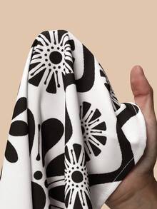 Breezaya 女士宽松露背印花中长连衣裙，休闲海滩度假印花图案 - 黑與白 - 查看 8